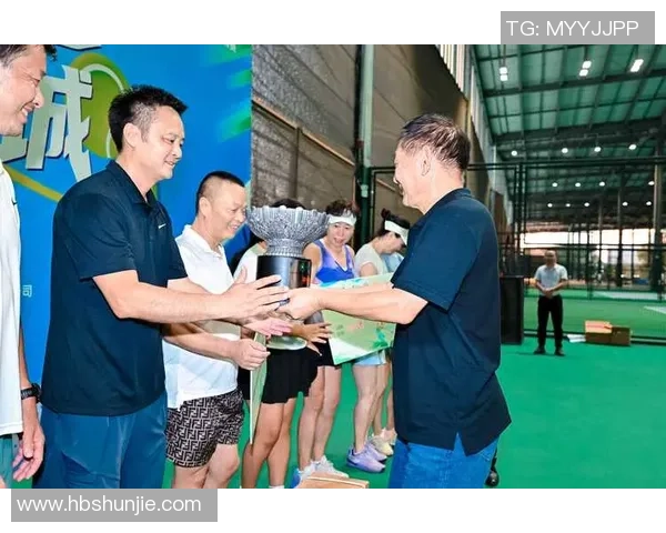 成都网球队的秘密武器与战术解析深度剖析网球竞技的控制力与策略 成都网球队的秘密武器与战术解析深度剖析网球竞技的控制力与策略