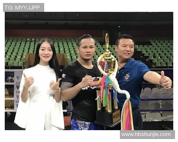 付高峰与雅桑克莱巅峰对决谁将成为搏击界的新王者 付高峰与雅桑克莱巅峰对决谁将成为搏击界的新王者