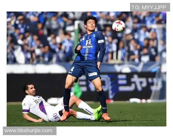 广岛三简与横滨水手的激烈对决揭示日本足球的魅力与竞争力
